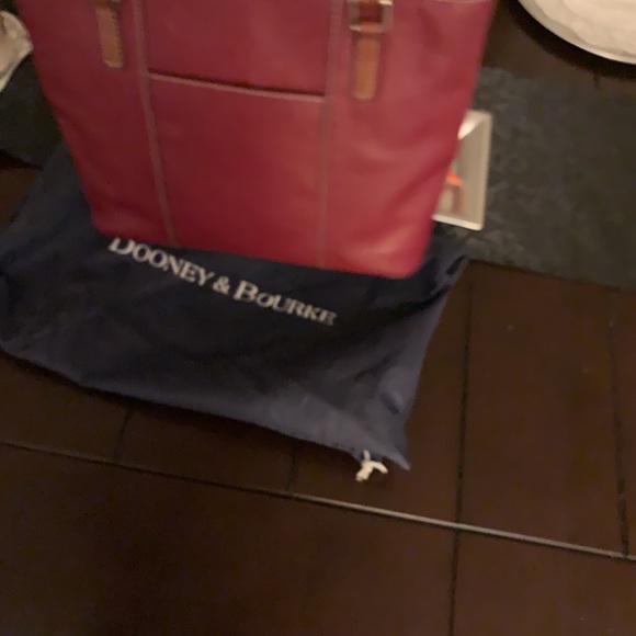 Dooney and Bourke tote with dust bag great condition - Picture 3 of 10